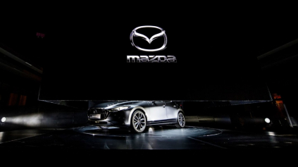 NOVÁ MAZDA 3 MALA EURÓPSKU PREMIÉRU V PRAHE. ZDRAŽELA