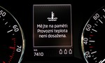 Zohrievanie motorového oleja je pomalšie než pri vode, zohreje sa však na vyššiu teplotu. Prečo?