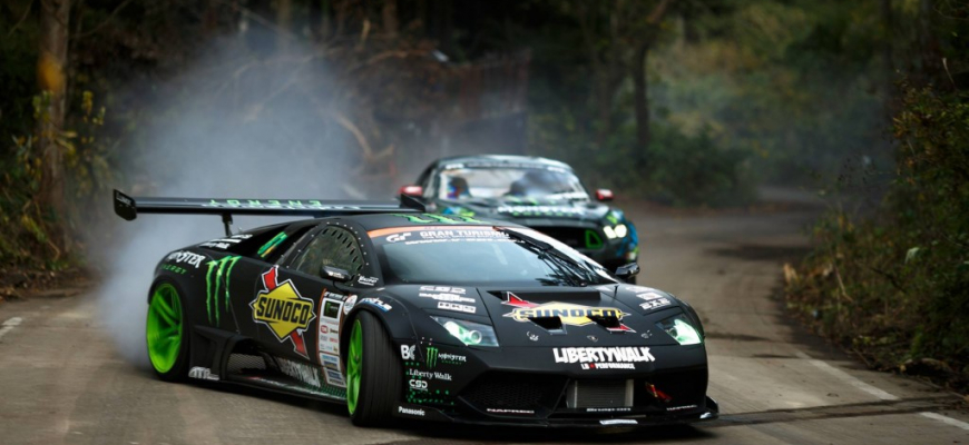 Saito a Gittin driftujú s Lamborghini Murcielago a Mustangom