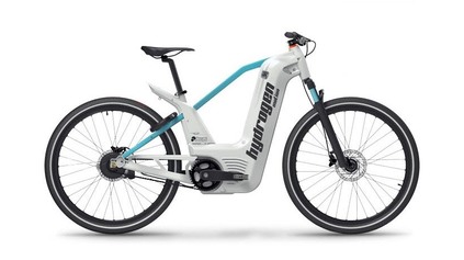 Sériový vodíkový bicykel za 5700 eur je realitou. Dojazd 150 km natankuje za 2 min