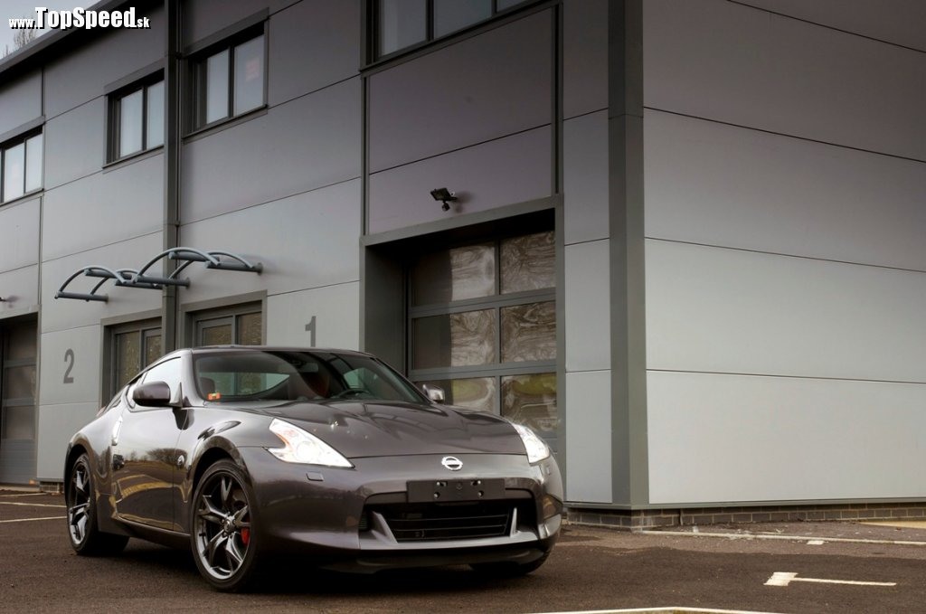 NISSAN 370Z Black Edition