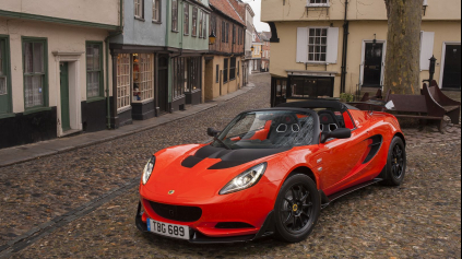 LOTUS ELISE CUP 250: NAJRÝCHLEJŠÍ SÉRIOVÝ ELISE MÁ 246 K A VÁŽI IBA 921 KG