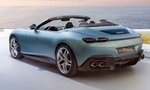 Nové Ferrari Roma Spider kombinuje osemvalec s klasickou plátennou strechou