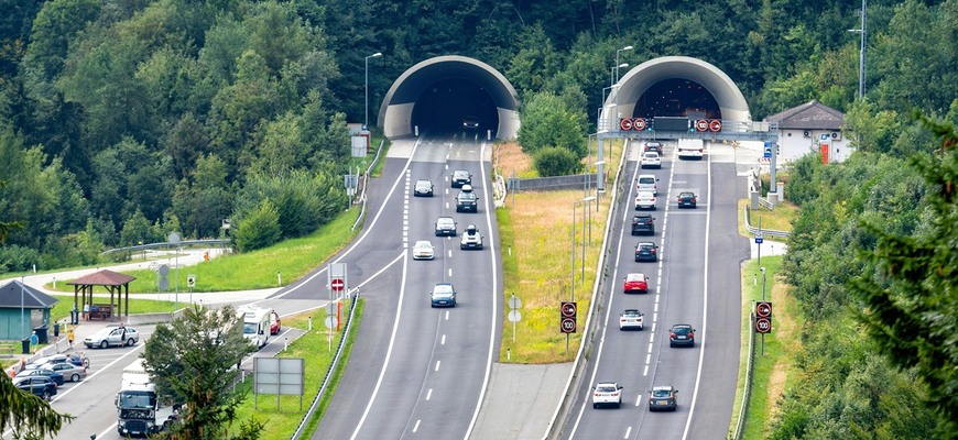 Zatvorený najväčší tunel u susedov: Dlhé mesiace budú nutné obchádzky, ovplyvní to letné dovolenky