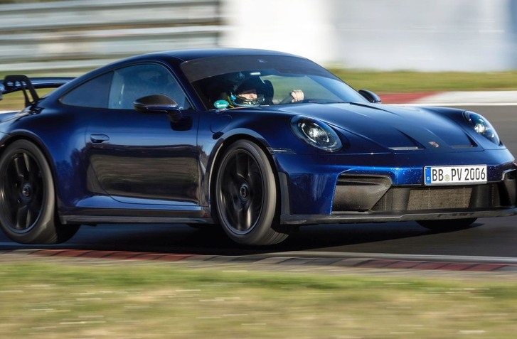 PORSCHE 911 GT3 992.2 PREKONALO REKORD NORDSCHLEIFE! JE NAJRÝCHLEJŠÍM AUTOM S MANUÁLOM NA RINGU