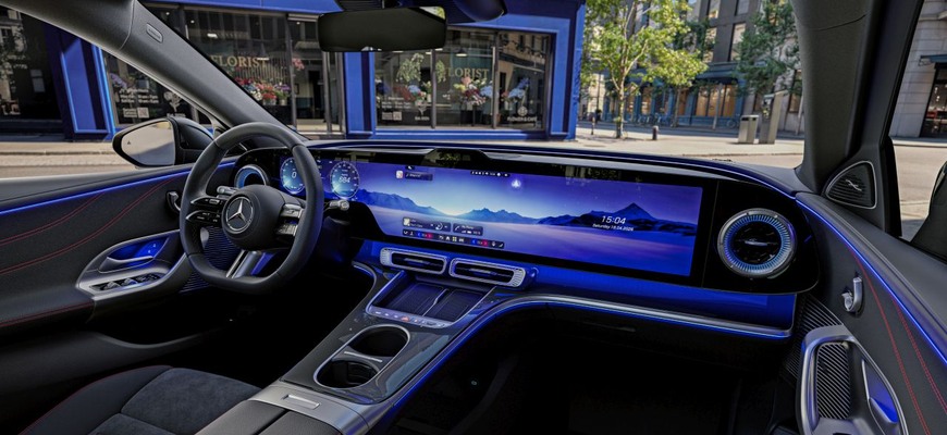 Nový elektrický Mercedes triedy C odhaľuje interiér: obrovská obrazovka ako palubná doska
