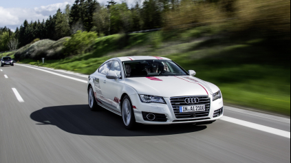 Autopilot Audi sa správa stále viac ako človek. Slušný človek!