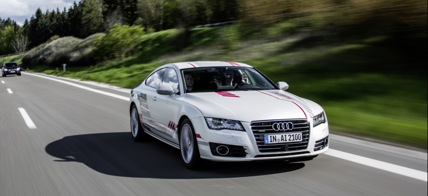 Autopilot Audi sa správa stále viac ako človek. Slušný človek!