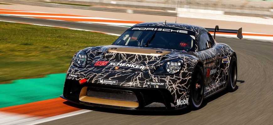 GT4 ePerformance s výkonom 1000 koní je ďalší krok k novému elektrickému Porsche Cayman