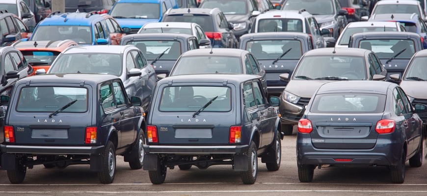 Rusko povolilo svojim automobilkám vyrábať autá bez ABS a airbagov, realitou je i Euro 0