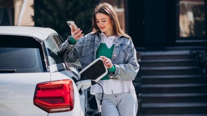 PREČO SLOVENSKO NEDOTUJE NÁKUP ELEKTROMOBILOV? LAKOMOSŤ ALEBO ZDRAVÝ ROZUM?