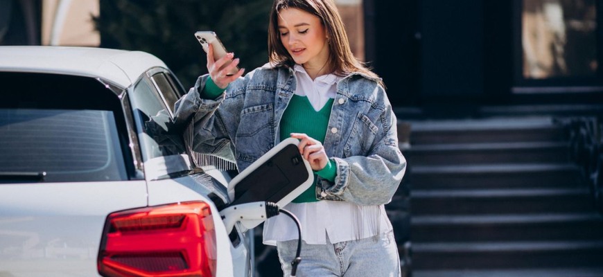 Prečo Slovensko nedotuje nákup elektromobilov? Lakomosť alebo zdravý rozum?