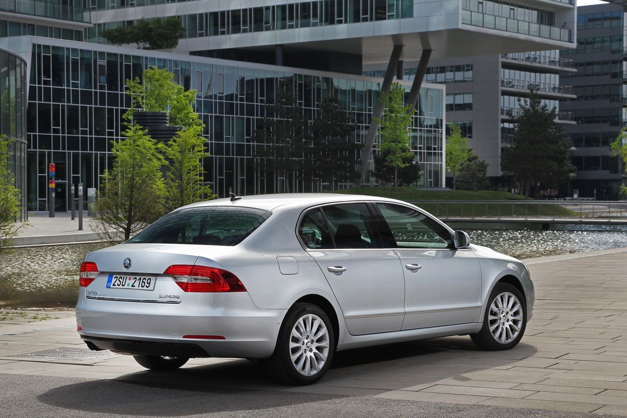 2013-skoda-superb-facelift