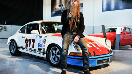 Magnus Walker popreháňal Porsche 911 nočným LA