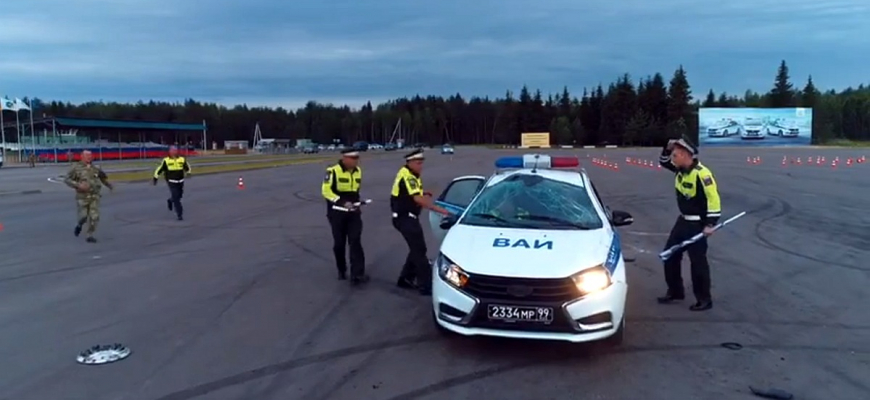 Lada Vesta gangsterskú otočku nezvláda, no nie je jediná