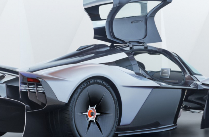 Aston Martin Valkyrie dostáva reálnu podobu