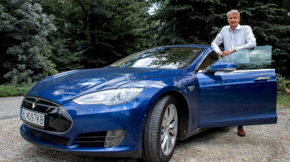 ROBERT MISTRÍK JAZDÍ NA TESLE, DBÁ NA EKOLÓGIU A NOVÉ TECHNOLÓGIE