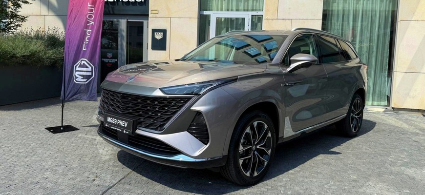 Nové 7-miestne SUV od MG je na Slovensku! Dokáže MGS9 PHEV zamiešať karty medzi rodinnými autami?