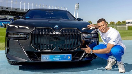 KYLIAN MBAPPÉ ZÍSKAL VODIČSKÝ PREUKAZ AŽ AKO FUTBALOVÁ SUPERSTAR