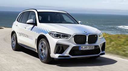 Elektrické BMW sa nemusia spoliehať len na baterky. Nemci odhalili vodíkovú iX5 Hydrogen