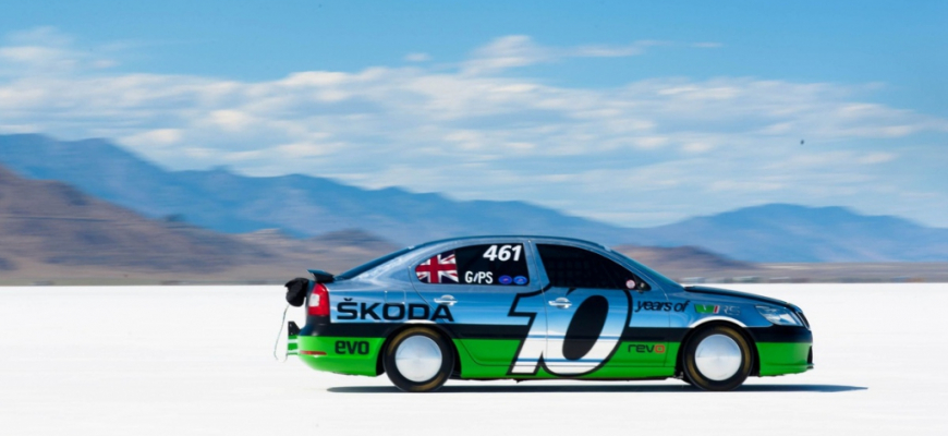 Špeciál Škoda Octavia RS prekonal 325 km/h, rekord kategórie odolal