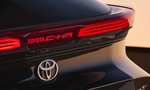 Prečo svieti nápis Toyota C-HR len u stojaceho vozidla, keď je možné mať aj osvetlené logo?