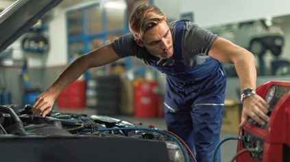 CHLADIVO R134A VRAJ BRUSEL ZAKÁŽE. BUDE SERVIS KLÍMY 10-ROČNÉHO AUTA STÁŤ MAJLAND?