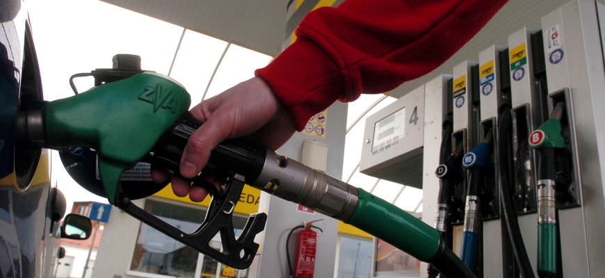 Cena palív pôjde systémovo hore. Vysoká spotrebná daň ešte stúpne!
