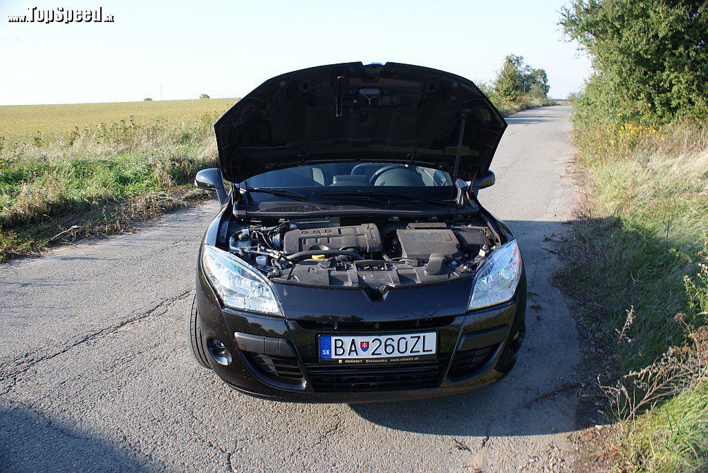 Motor 1,4 TCe je na bežné vozenie plne postačujúci. Až ľahko zabudnete, že má objem len 1397 ccm!