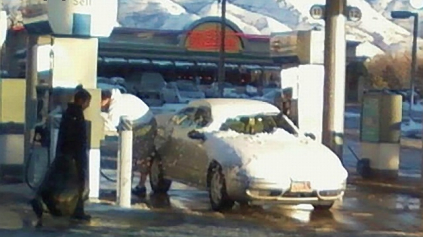 ODHŔŇAJTE SNEH Z ÁUT. PRE BEZPEČIE SEBA, OSTATNÝCH A BEZ 60 € POKUTY