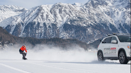 MITSUBISHI ASX ROZTIAHLO SNOWBOARĎÁKA NA GUINESSOV REKORD