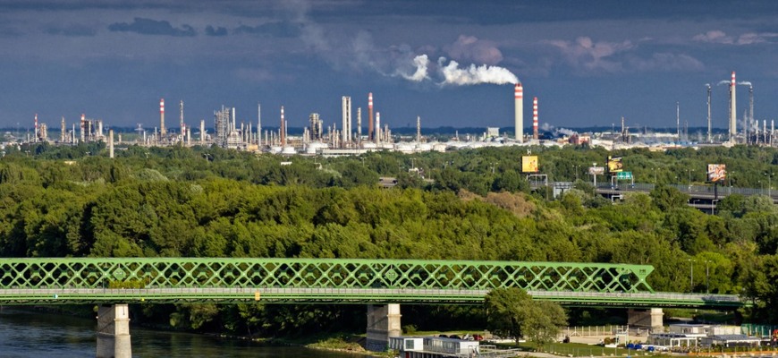 Stav ropnej núdze: Zaspali, ignorovali varovania a teraz to zaplatia motoristi