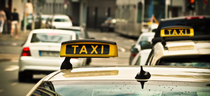 Zmenia podmienky taxislužby. Môže za to zdieľaná ekonomika?