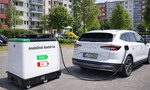 Nabíjacia stanica z obyčajného parkoviska? Mobilná batéria pre nabíjanie elektromobilu kdekoľvek