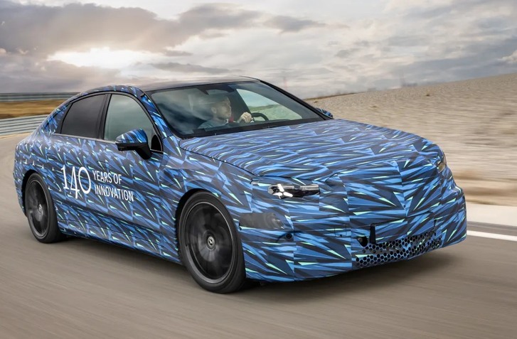 MERCEDES KRADNE POZORNOSŤ BMW I3, KONKURENČNÁ ELEKTRICKÁ TRIEDA C ZAČÍNA S ODHAĽOVANÍM!