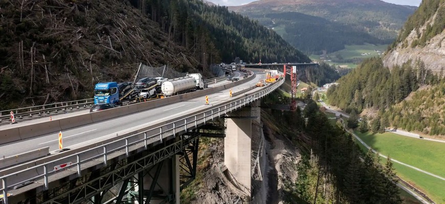 Búrajú dôležitý diaľničný most. Skolabuje v lete premávka?