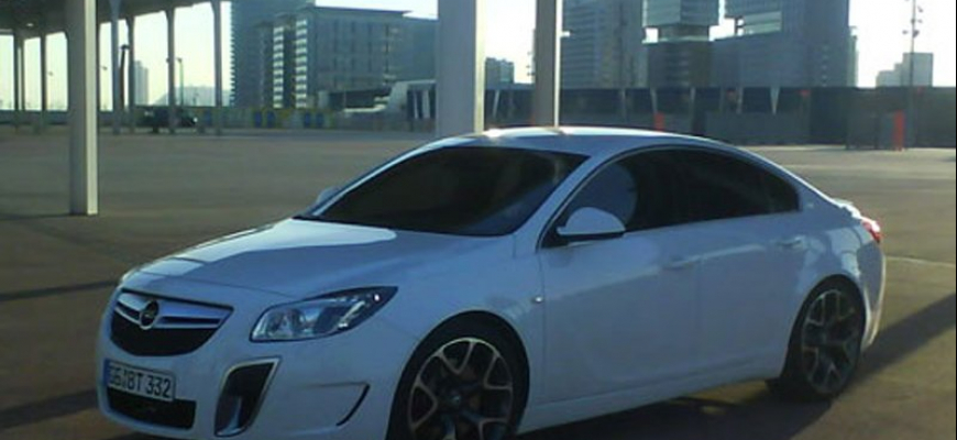 Opel Insignia OPC odfotená v Španielsku