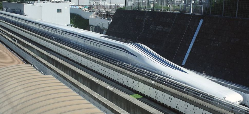 Šinkanzen je vedľa Maglevu vlak na paru. Prekonal 590 km/h!