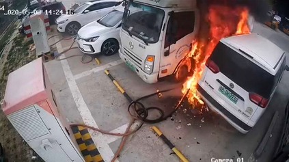 Požiar na nabíjacej stanici pochoval v Číne 4 elektromobily