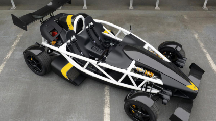 Ariel Atom 3.5R dá stovku za 2,6 sekundy!