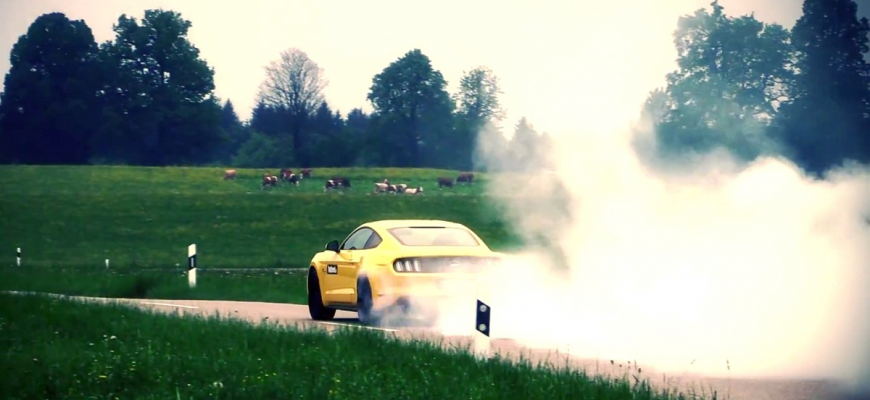 Ako urobiť burnout? Nový Ford Mustang GT na to má tlačítko. Zvládne to aj autoškolák