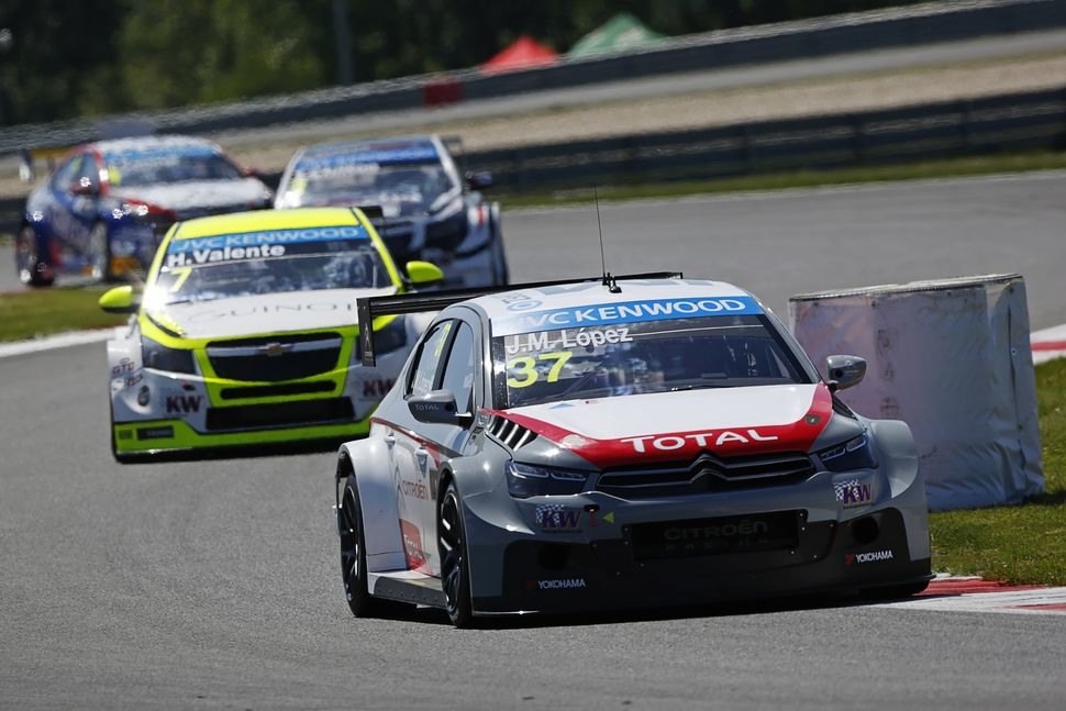 2015 WTCC SlovakiaRing uprostred juna