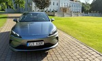 BYD SEAL 5 DM-i na Slovensku: Čím nás prekvapil naživo?