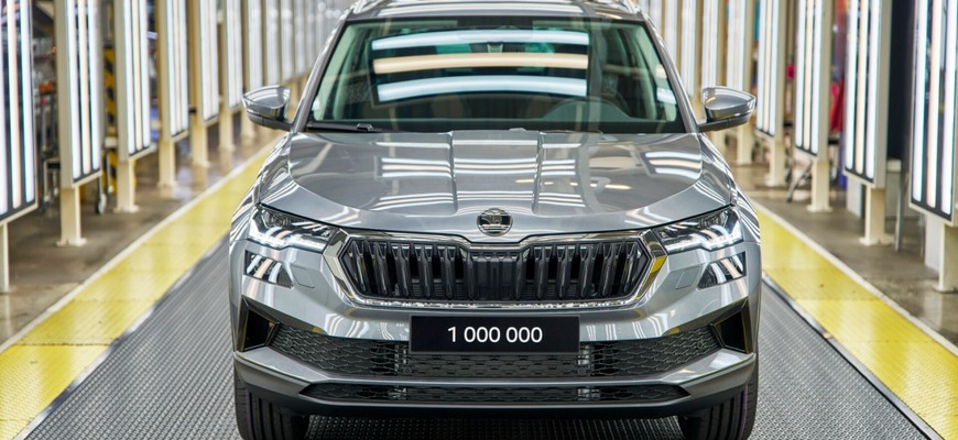 Škoda Karoq dosiahla veľký míľnik. Automobilka zároveň prezradila, kedy príde nástupca