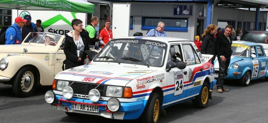 Legendárne automobily Škoda hladili Nürburgring. Oslavovali 115 rokov v motoršporte