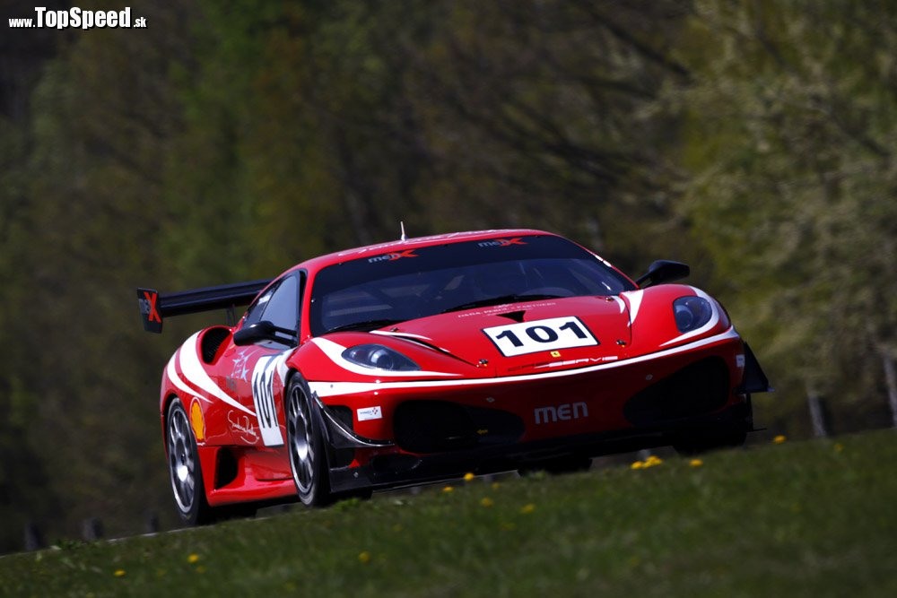 Najrýchlejšia slovenka je Miška Pešková. Jazdí na božskom Ferrari F430 GT3 v tíme Men X.