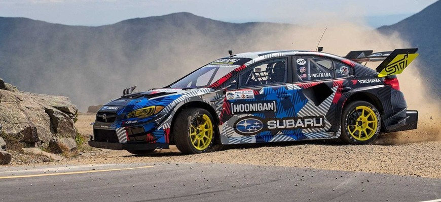 Travis Pastrana so šialeným Subaru WRX STI 