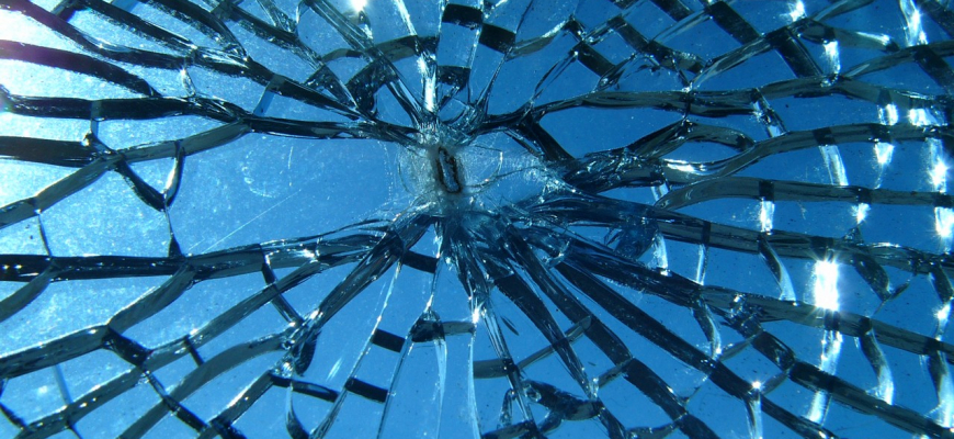 Zaplatí vám poisťovňa rozbité čelné sklo z PZP? Jedného dňa možno