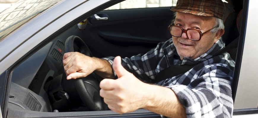 Auto ako rúško? Korona vírus motivuje dôchodcov ísť za volant