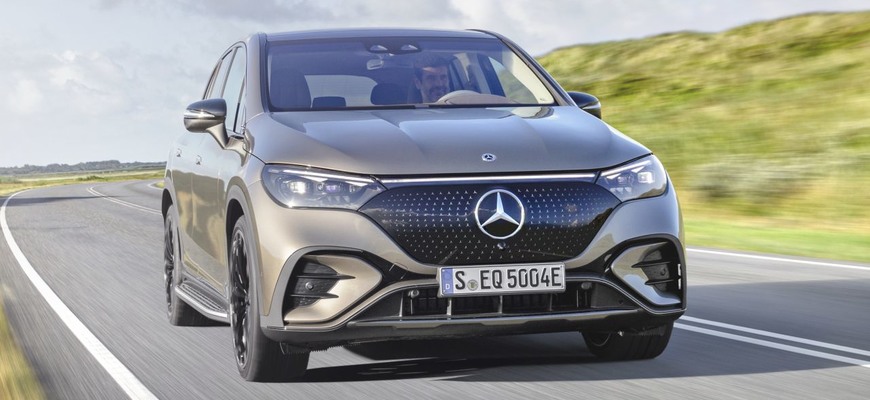 Nový Mercedes EQE SUV je ďalším z plejády elektrických SUV s hviezdou na kapote